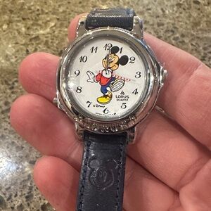Vintage Lorus Quartz Mickey Mouse watch